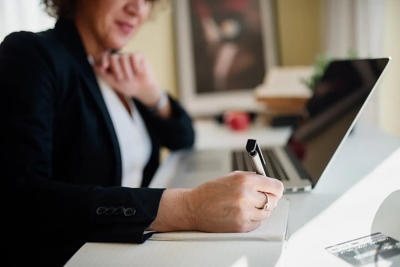 Workation beim Arbeitgeber genehmigen lassen